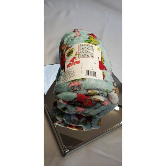 Dr. Seuss The Grinch Throw Blanket Fleece Holiday Christmas 40x50 - NWT - Picture 5 of 5